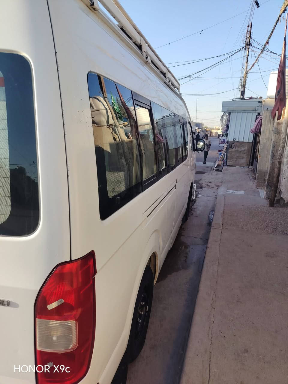 جنبي H2موديل ١٩ سياره بأسمي مكفوله كفاله عامه
***********

السعر 165وبيها مجال
