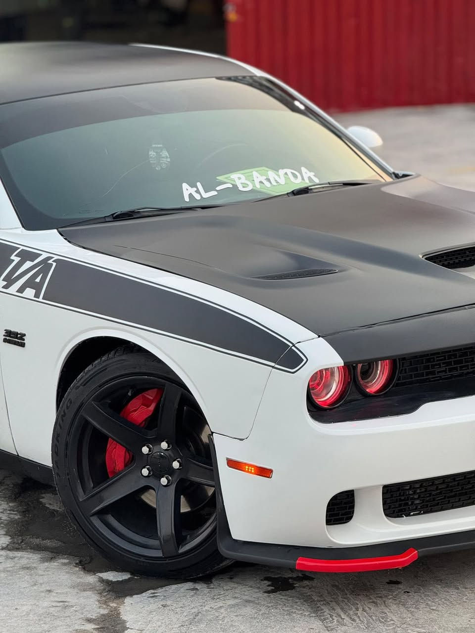 السلام عليكم ... جالنجر موديل 2021 السياره مكفوله من الضربه بيه كلير من امريكا ابيع صبغ ا  بدون ايرباك بدون دواخل السياره ماشيه 29 الف مكينه كير حداديه كهربائيات كله علوكاله  السياره فول عدى السلايت  rt رقمه بغداد بسمنه سعره 155 ورقه للاستفسار ***********
