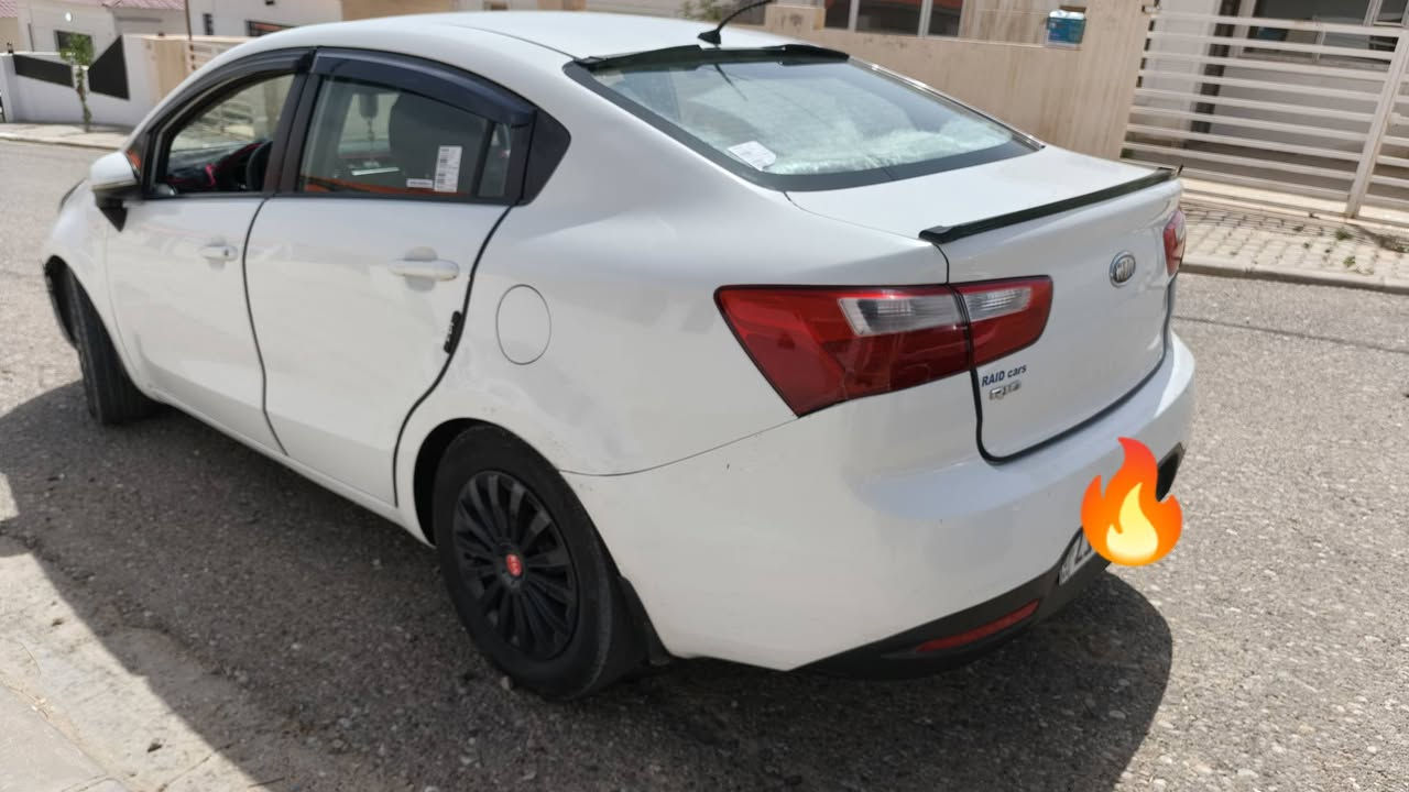 سلام عليكم بيع مستعجل كيا ريو 2013 خليجي محرك 1600 دوش المرغوب 88$ وبي مجال
.كير ومحرك بشرط
. تايرات جدد، وباتري جديد.
.صدر امامي خلفي بشرط
.رقم سليمانية، سنوية جديدة 
. بطاقة بنزين موجودة
.مرايات شفط
. لايت زنون
.شاشه ايباد 
.مكفول من الحادث بيه كم مكان تعديل بارد وطخات خفيفة
 (كلها موضحة بالصور للامانه)
.السيارة مسويلها إدامة كاملة وقبل شهر شاد لها كومبريسر جديد وويه الغاز (تبريد ثلج)
. الهزة منتهية. السنوية باسم امرأة من الطوز ورقم تلفونها مكتوب على السنوية بضمان تحويل
رقم الهاتف: ‪***********‬‏
