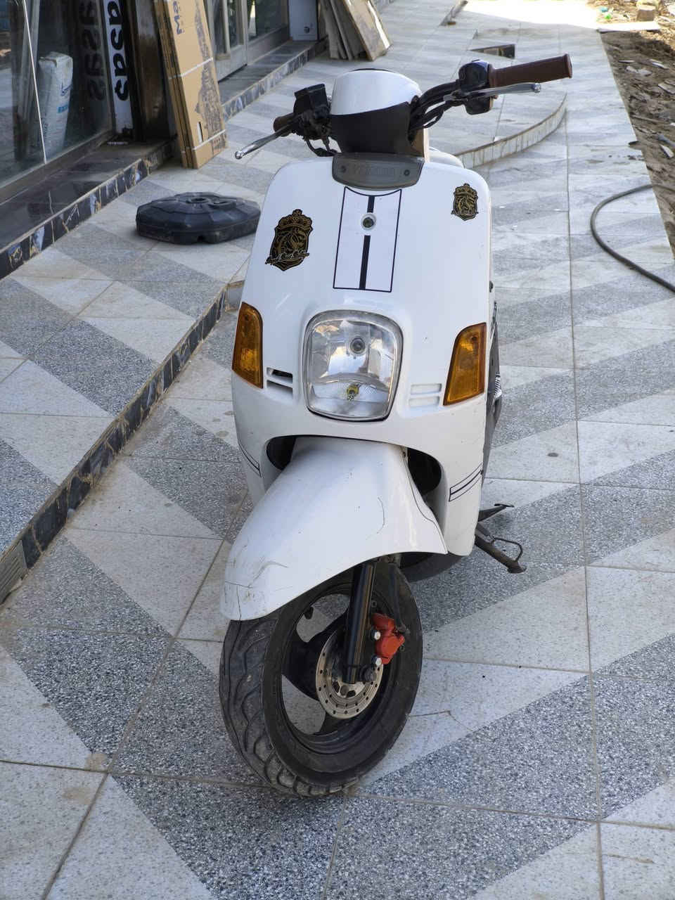 بوليسي نوزل الدراجه بوضع الرمبه شرط ما مفتوحه ومال جنايه الي يريدها يراسلني او يخابرني ***********
