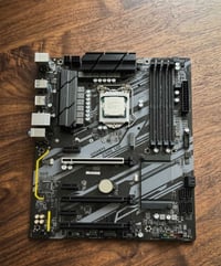 i7-9700 • جيجابايت Z390 • DDR4
