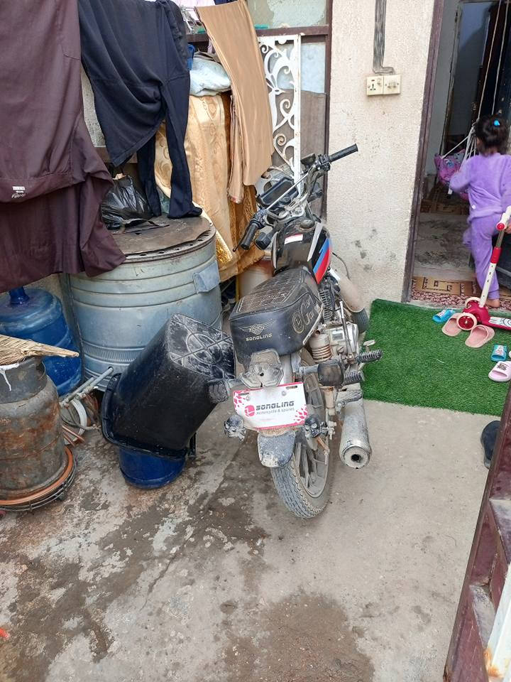 السلام عليكم دار 50متر طابق ونص والطابق الثاني سندويج المنطقه نهايه الحر الصغير حي الهادي على البزل خدمات كامله مي مجاري كهرباء الاستفسار اكثر اتصل على الرقم ***********
