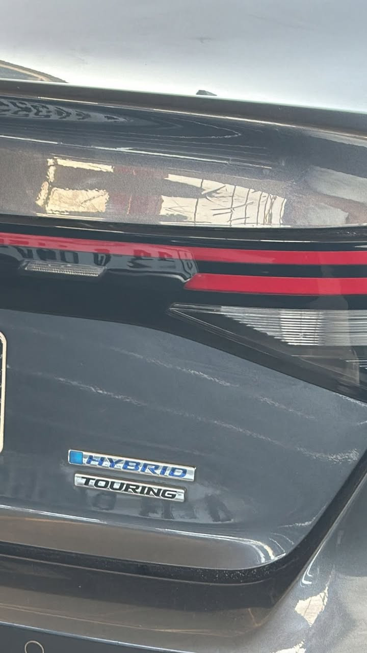 السلام عليكم ...

شباب اليدور فوووول ومناسب 👇

هوندا أكورد 2023 (تورنك / فل كامل / 2.0 هايبرد) 🚗  🔥 أعلى فئة 🔥

• محرك 2.0 هايبرد (بنزين + كهرباء) 

• شاشة كبيرة + Apple CarPlay & Android Auto

• نظام صوتي Boos 🔊

• فتحة سقف 🌤

• مقاعد تدفئة وتبريد امامي + الخلفي تدفئة 

• تحكم كهربائي بالمقاعد + ميموري للسائق

• تشغيل بصمة + دخول ذكي (بصمة أبواب)

• رادار أمامي + رادار جانبي +رادار خلفي 

•كاميرا خلفية متعددة الزوايا 

• حساسات أمامي وخلفي + • شحن لاسلكي 📱

• إضاءة LED أمامي وخلفي

📊 ماشيه 56 ألف كيلو متر 

💰 السعر: 195 وبيها مجال

‏ملاحظة حادث بنيد راس شاصي يمنه بدايه مسحوب 

***********

📍زيد الجبوري
