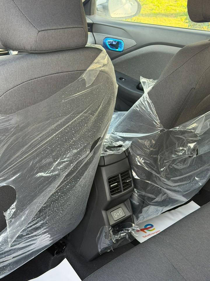 *********** 📞
السلام عليكم 
Kia k3 وكالة كيا الدولية العراق

سيارة زيرو من الشركة للترقيم، مرقمة باسمي ومثبت لوحات 

.................................

محرك( ٤ ) سلندر تنفس طبيعي  

شاشات عدد ٢ 

ابل كار بلي 

كامرات خلفية 

حساسات امامي خلفي 

تحكمات ستيرن ومثبت سرعة 

مري كهرباء وشفت 

تبريد قطعتين 

منافذ شحن خلفي  

سيارة بتراب الشركة  
----------------------------
مهم ‼️ 
السيارة عليها ضمان خمس سنوات او ١٠٠ الف كيلو متر

وصيانه ثلاث سنوات او60 الف كيلو متر تبديل دهن وفلتر مجاناً كل ٥٠٠٠ كيلو متر
-------------------------------
*********** 📞
