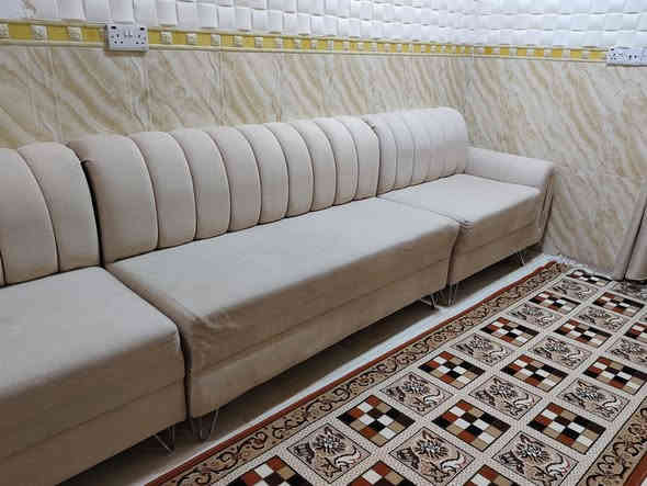 ديوان للبيع نظيف و جديد بعده 15 مقعد ***********
