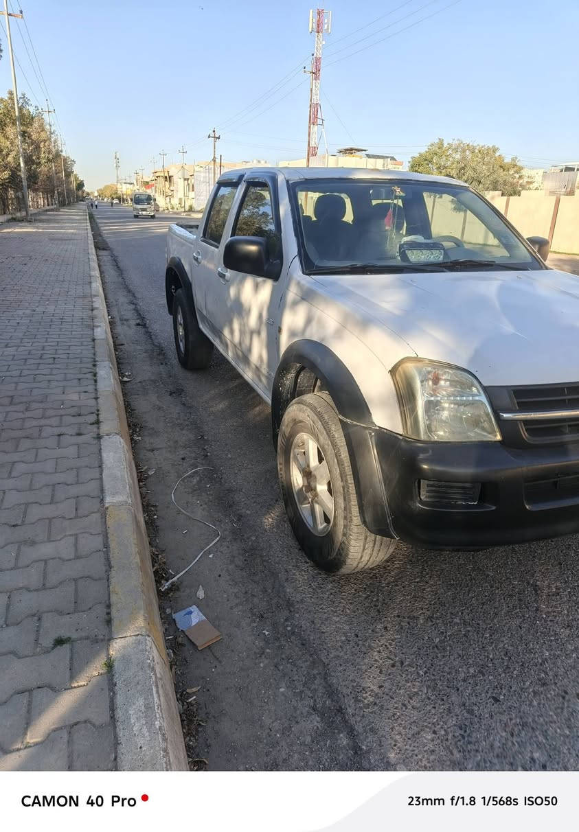 شوفر ليت. لاف موديل 2005 السياره مزايده وكاله بيها شرط وكافة الاوراق الرسميه معها والمحرك والكير بطه وكهرباىيات شرط كلها شغال اطارات جديده الغرفه مال السياره حلوه من داخل قفل مركزي جام كهربائي السياره حلوه اكثر من الصوره السعر 56وبيها مجال والشراي يتصل ***********
