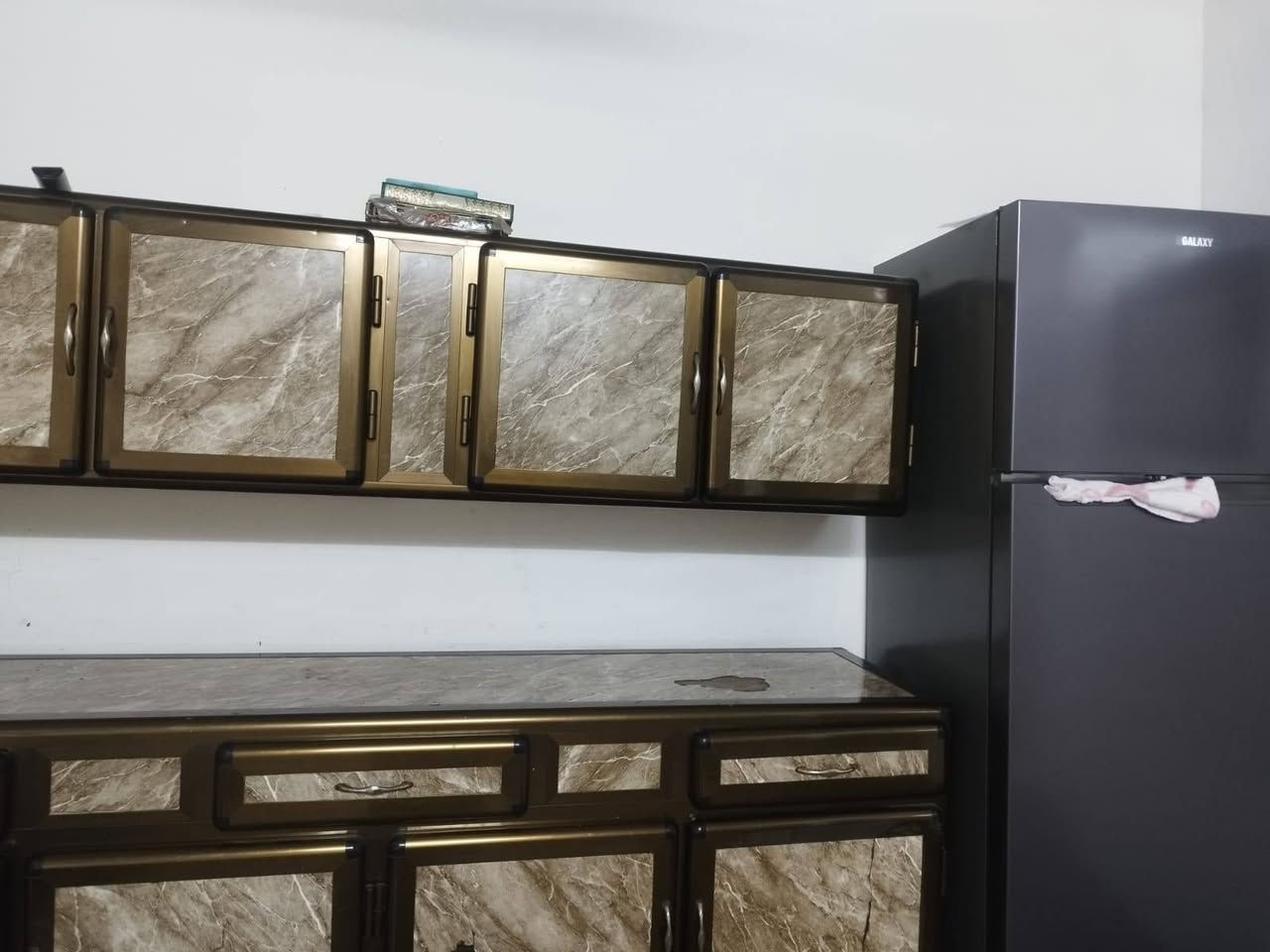 سلام عليكم ورحمه الله وبركاته كونتر اتلث قطع الكونتر بدون مغسله زاويه او فوك او جوه ويه عاي القطعه للبيع السعر 180 وبيه مجال حك الجيه 
***********
