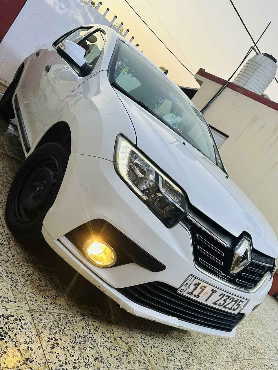 رينو سمبل مديل 2020
سيارة بأسمي تحويل ثانيوم 

رقمها بغداد الرقم الجديد

سيارة مكفوله من الدعامية للدعامية 
شاشه جديده شادتلها وكامره خلفيه
تخم تايرات جديد غير الي بالصوره  مع ويل كب
السعر 85 للتواصل ***********
