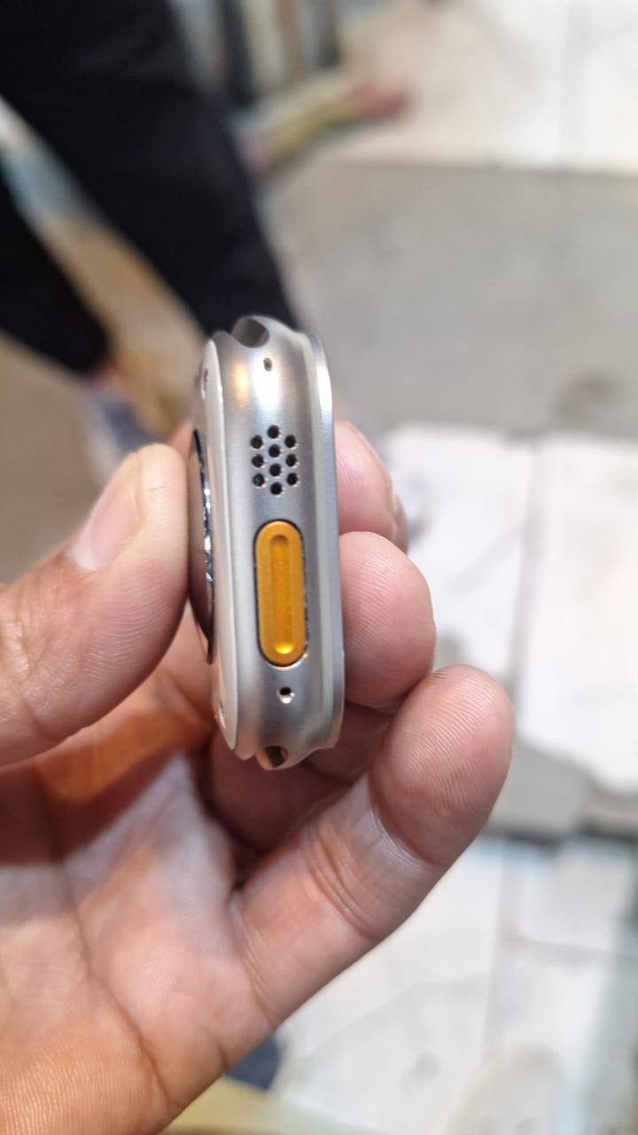 ساعه ابل  الترا الجيل الثاني بطاريه ٩٩ نضافه ١٠٠/السعر550 الشراي الاتصال
 ع الرقم***********
