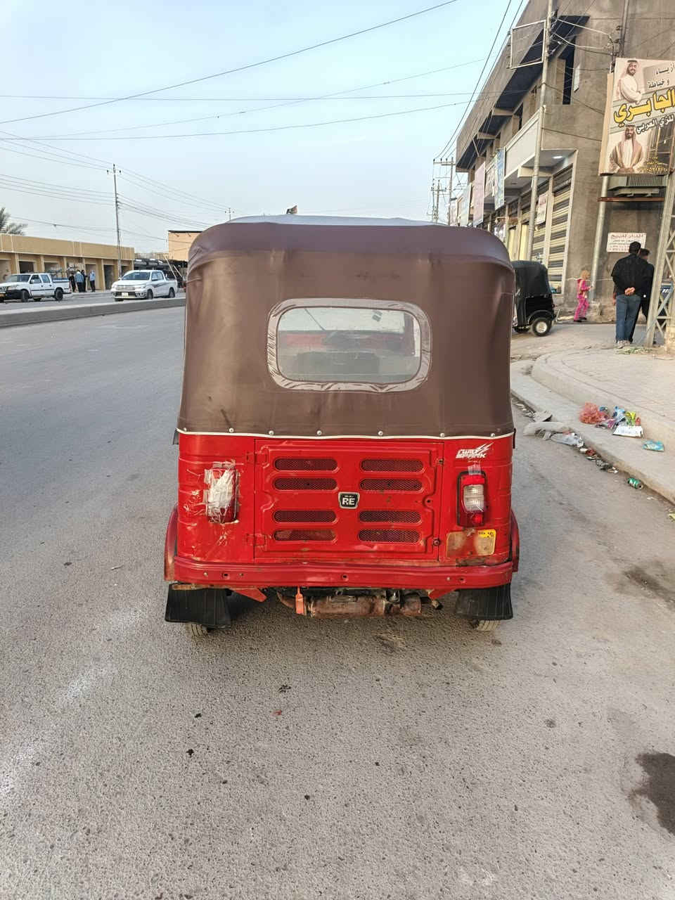 سلام عليكم تكتك 17شهر 12تكتك حلوه ونضيفه مكينه حلوه أوراق المصطفى كامله
ملاحظة مالك علاكه بل موديل عليك بل نضافه تكتك 
سعر 3200وبيه مجال 
مكان حي اور سبع قصور 
رقم ***********
