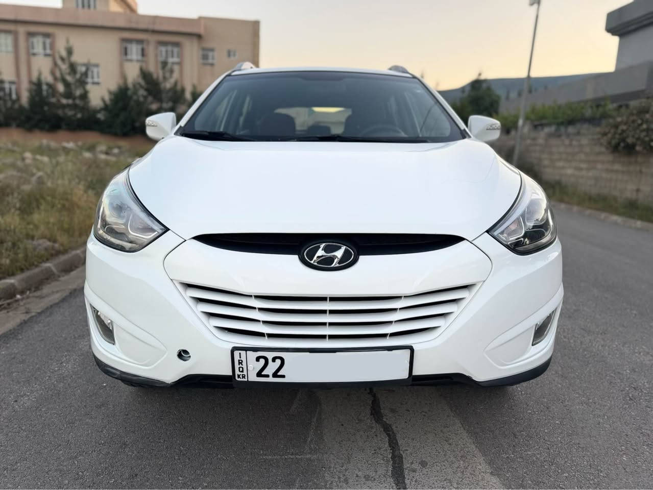 هۆندای تکسۆن مودیل 2015
مواسەفات خەلیجی
لایت لیدی عەدەسە ، ناو کرێمی ، ویل کرۆم
گێرو مەکینە بەشەرت تەقەو ڕەقە بەشەرت
سەنەوی تا مانگی 2 ی 2030  تازەیە .
 تەنها دوو پەڵەی زۆر بچوک ساردی هەیە
وە ئەو قۆپەی دەرگای هەیە وێنەم داناوە دەستکاری نەکراوە  
160 هەزار ڕۆشتووە .

 ژمارەی خاوەن 
*********** سوران, أربيل
