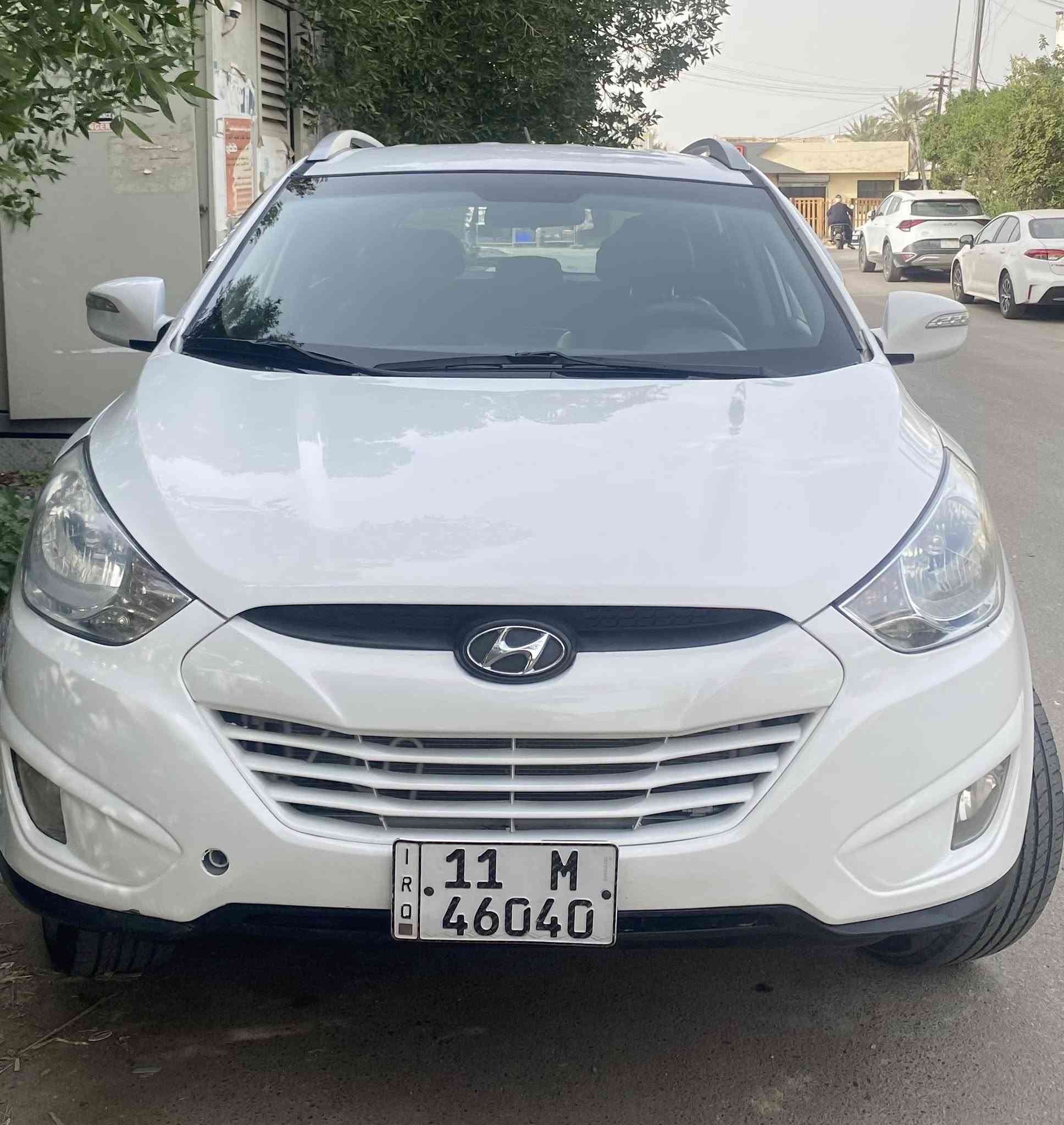 هونداي توسان 2014 خليجي بأسمي رقم بغداد  بيه خمس قطع  صبغ بدون دواخل بشرط اثر تيزاب راشين عليه محرك 2400دوش مكان السياره الاعظمية سبع ابكار الاتصال *********** السعر 132 وبيه مجال بسيط
