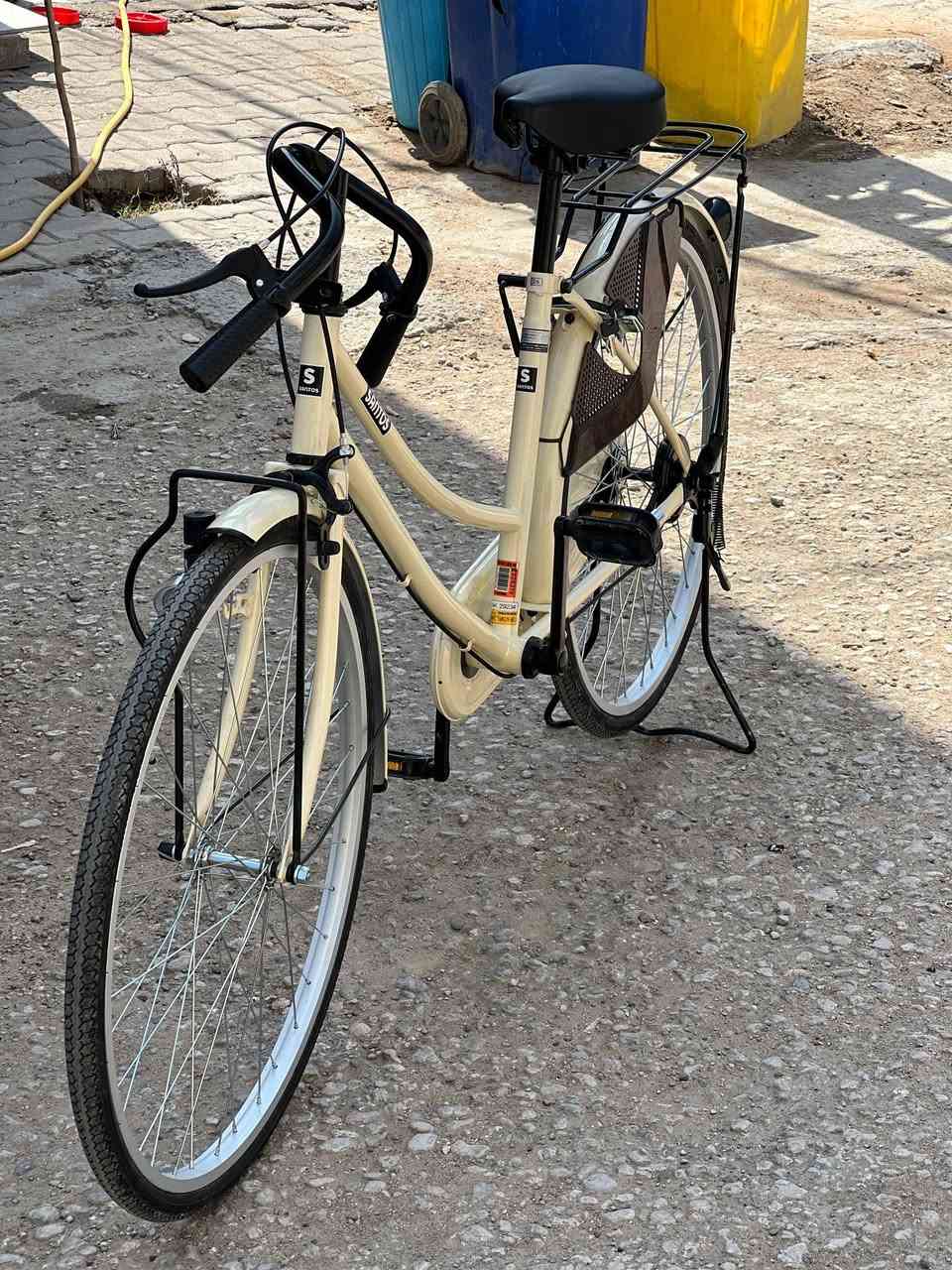 السلام عليكم سانتوس موديل ٢٠٢٢ اخو الجديد السعر ١٣٠ وبي مجل بسيط العنوان نجف ***********
