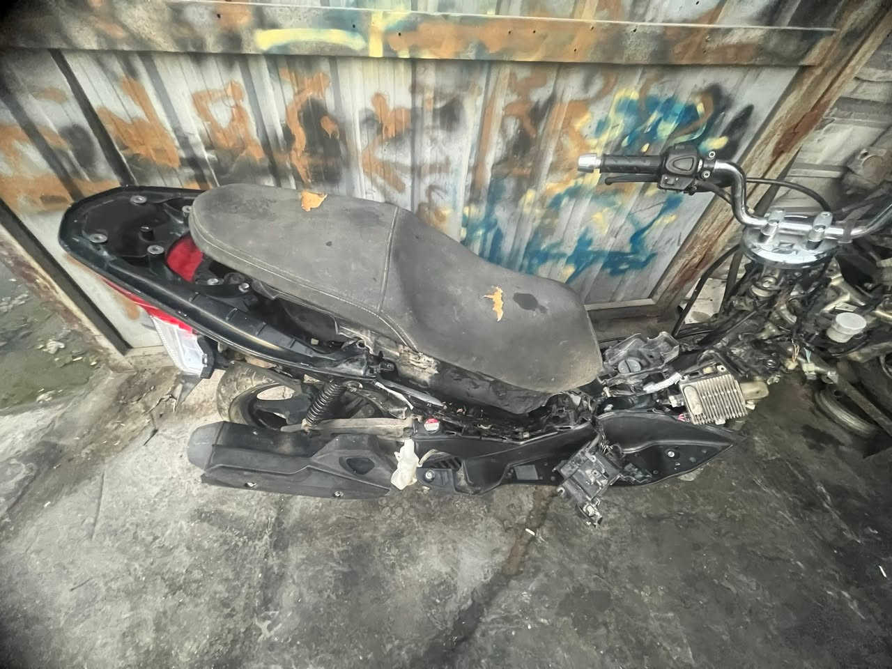 Pcx جيل ثاني 
جانت تشتغل وطفت ابيع كوم حديد تجي تحمل وتروح مكينه مافتوحه مكاني بغداد***********
