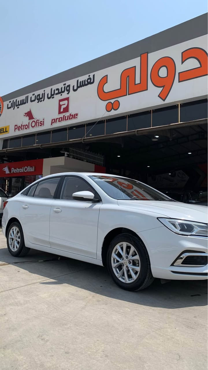 السلام عليكم 
للبيع MG5 Cmofrod 🔷
موديل 2023 🔶
السيارة رقم اربيل 
ماشية 45,000كم فقط
سنوية هزة رقم جديد تحويل بشرط ✅
مواصفات كومفورد 👇🏻
1 - بصمة تشغيل 
2- اشاير مري 
3- شاشة + كامرة خلفية 
4- حساس خلفي 
5- نظام eco اقتصادي 
6- لايت + البك لايت LED 
7- تحكمات ستيرن + كروز سرعة 
8- ويل كب 4 دسك 
السيارة فقط بيها شبر بارد ع البنيد و شبر ع الصندوق الخلفي بدون صبغ 
— مكان السيارة اربيل — 
السعر 100$ 
 واتساب *********** أربيل, العراق
