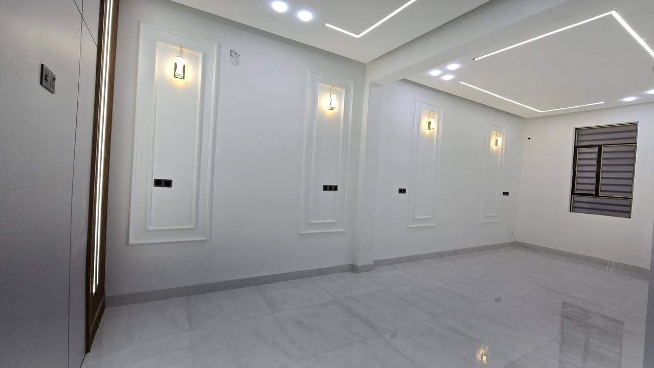 [مكتب سيد مسلم ]
بيت ١٠٠ متر طابقين طابوك 4 غرف نوم كربلاء المقدسة 
الحولي الجديد طريق يا حسين 7 دقائق بسيارة للأمام الحسين ع 
بناء جديد جاهز للسكن او حسينيه للزوار 
خدمات كامله شارع ١٠ متر 
طابو زراعي إقرار محكمه سند ٢٥ 
للاستفسار إتصال على الارقام التالية واتساب 
***********
***********
***********
