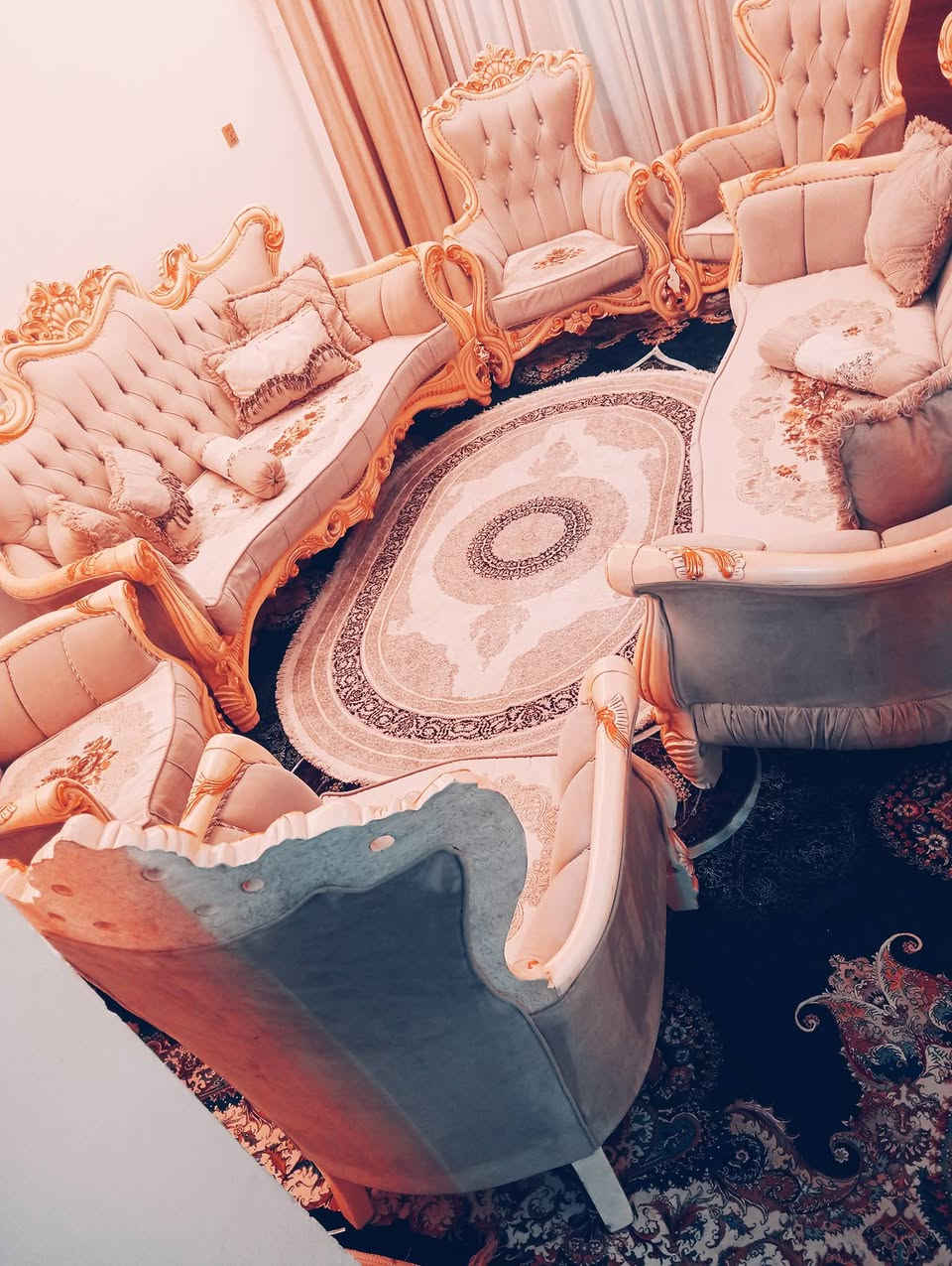 تخم زان ملكي 10مقاعد للتواصل ***********
