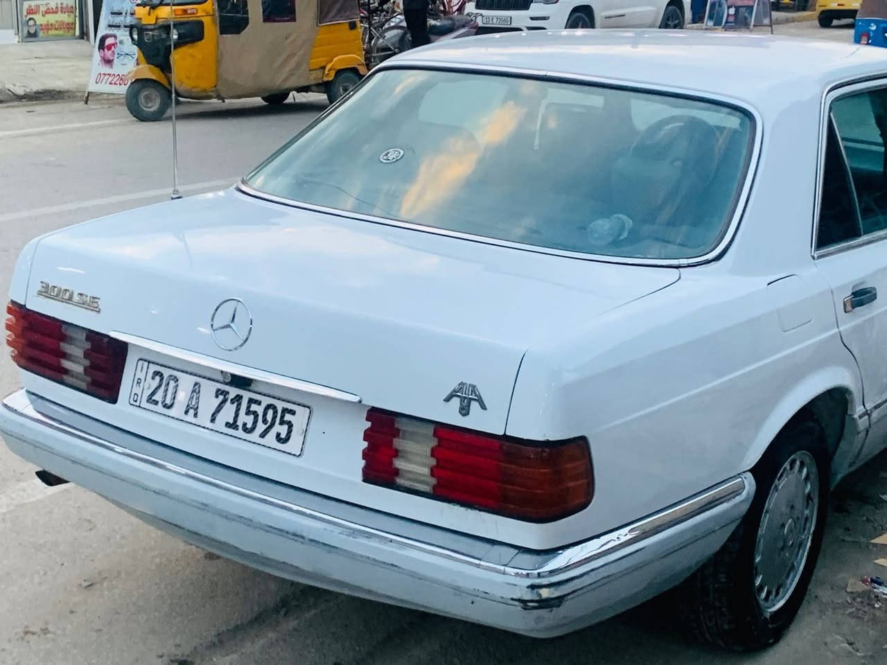 السلام عليكم 
لبيع مارسيدس موديل 89محور  سيارة حلوة ونضيفة رقم ديالى الجديد بسمي تحويل مباشر مكانها بغداد تجي شوفها وبيك خير وتدلل
الاتصال ***********
