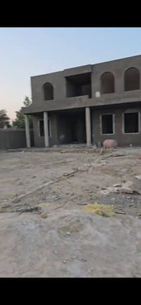 فلل ٢ • ١٢٠٠م • قرب جسر المستشفئ