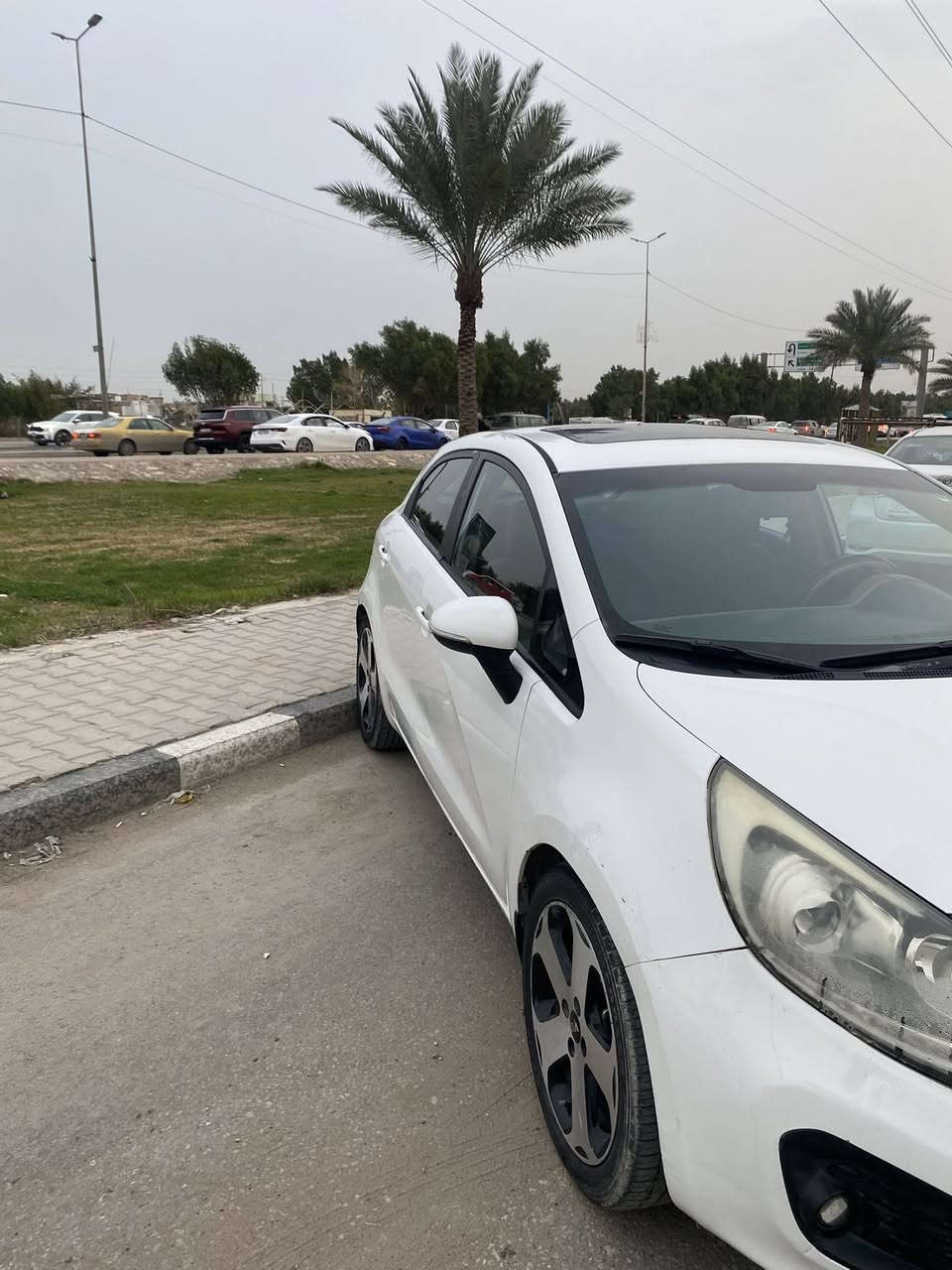 السلام عليكم 🤍
_______________
كيا ريو .للبيع🔴
المديل:2013.  خليجي 
هزه وفحص جديده 
سنويه 2031
العداد:147km
المواصفات.
1.اشاير بالمري 
2.مري شفط 
3.فتحه سقف
4.تحكمات ستيرن 
5.نضام الايكو 
6.ويل رياضي 
7.داخل جوزي .اسود.
8.كشاف امامي 
6.مكينه دوش
_________

الاضرار:
1.جامغلع السايق صبغ بدون اضرار
2.باب السائق صبغ بدون اضرار
وجمالغ الراكب بارد اصبعين 
🔴سونار موجود
______________
السياره حلوه ونضيفه
مكان السياره (النجف الاشرف )
🏷️السعر خاص 
الرقم:***********
