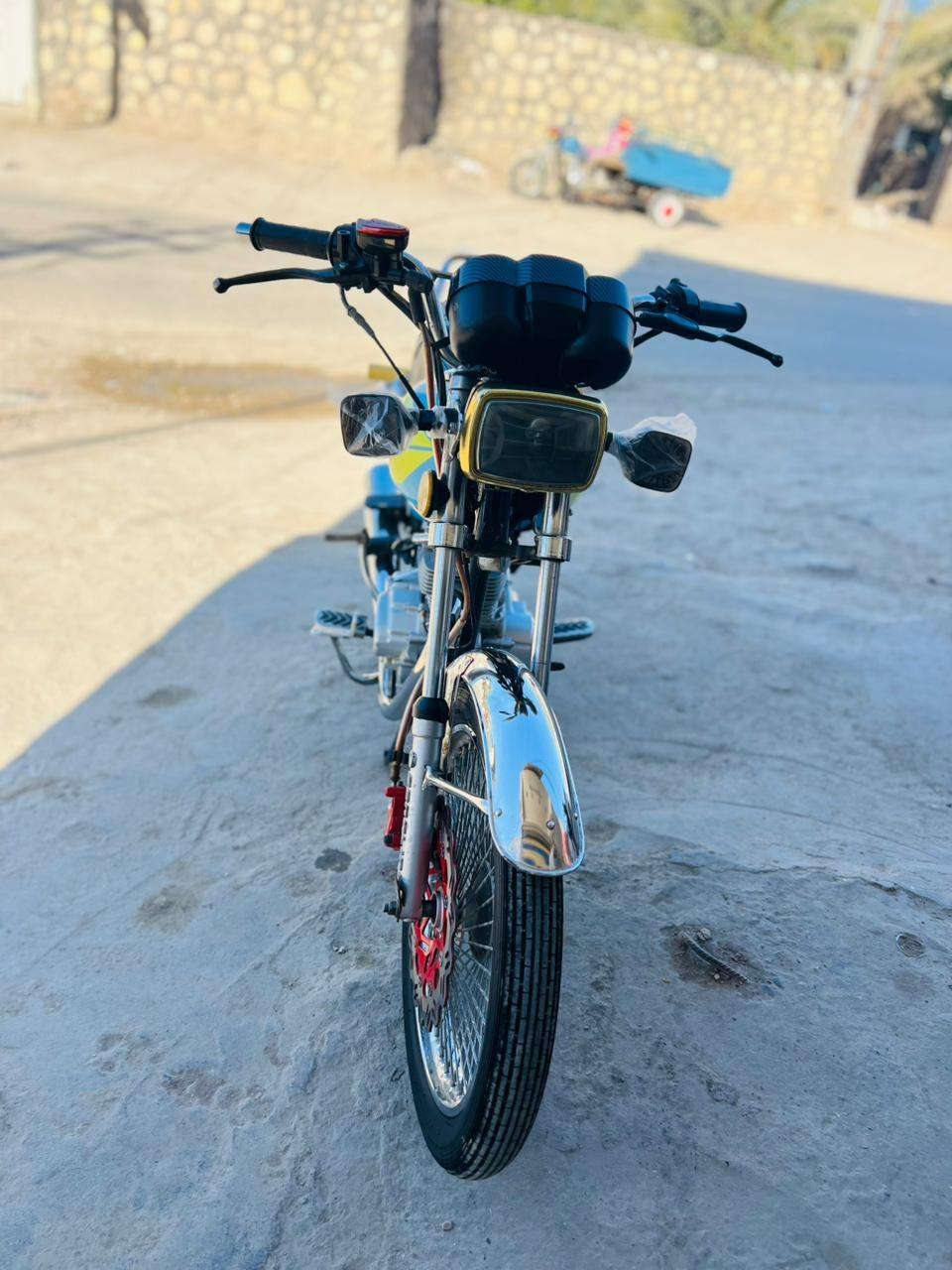 السلام عليكم شباب دراجه تايجر للبيع موديل 24  كفاله عامه دراجه اوراق مكاني حله سياحي  ***********
