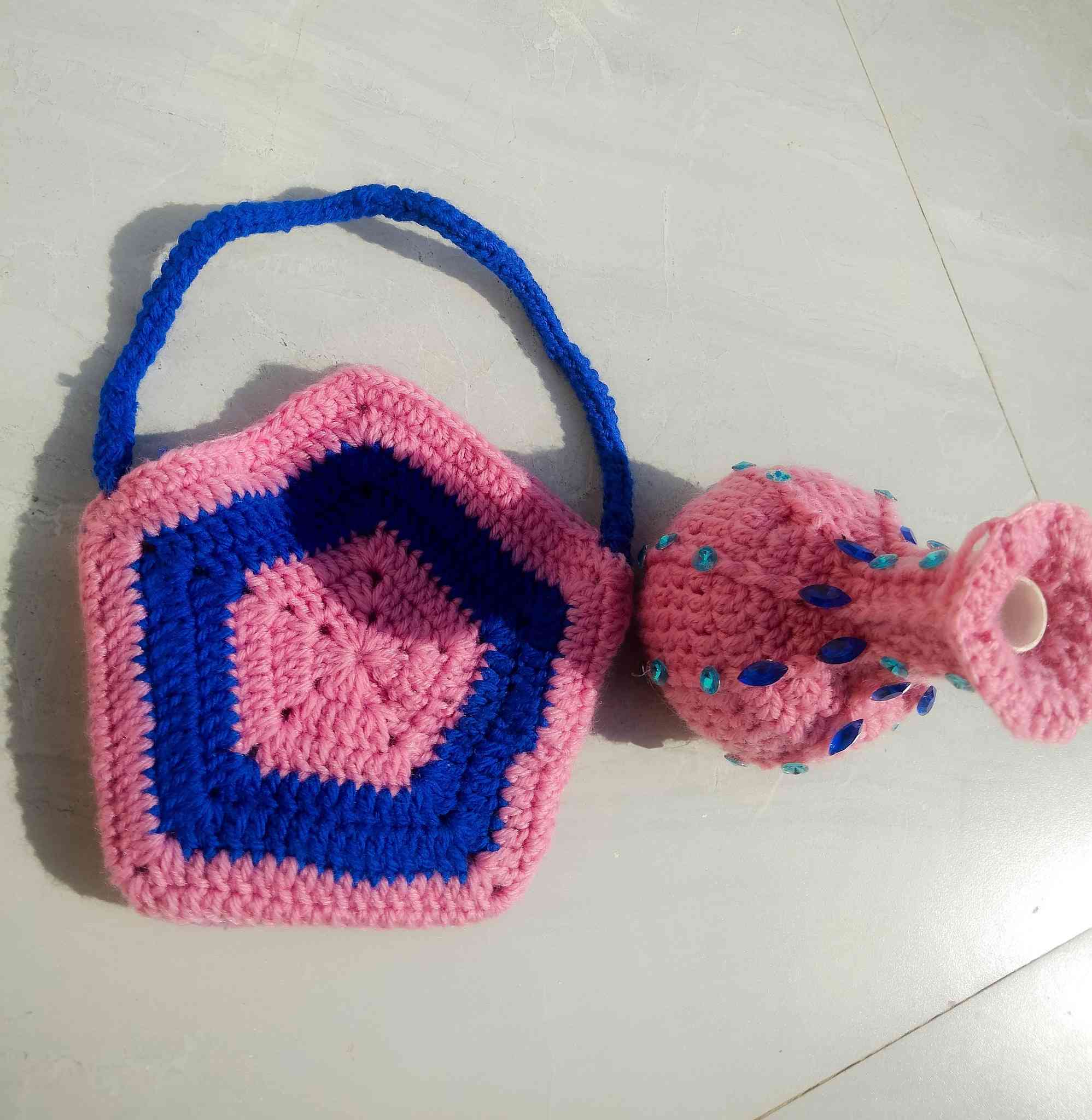 عمل فازه وشنطه حلويات 🍬من كروشيه شغل يدي 🫶🏻🤍🪡crochet.sabrin


**إذا كنت صاحب هذا الإعلان وتريد حذفه لأي سبب، رجاءا أرسل رسالة إلى الدعم الفني**
