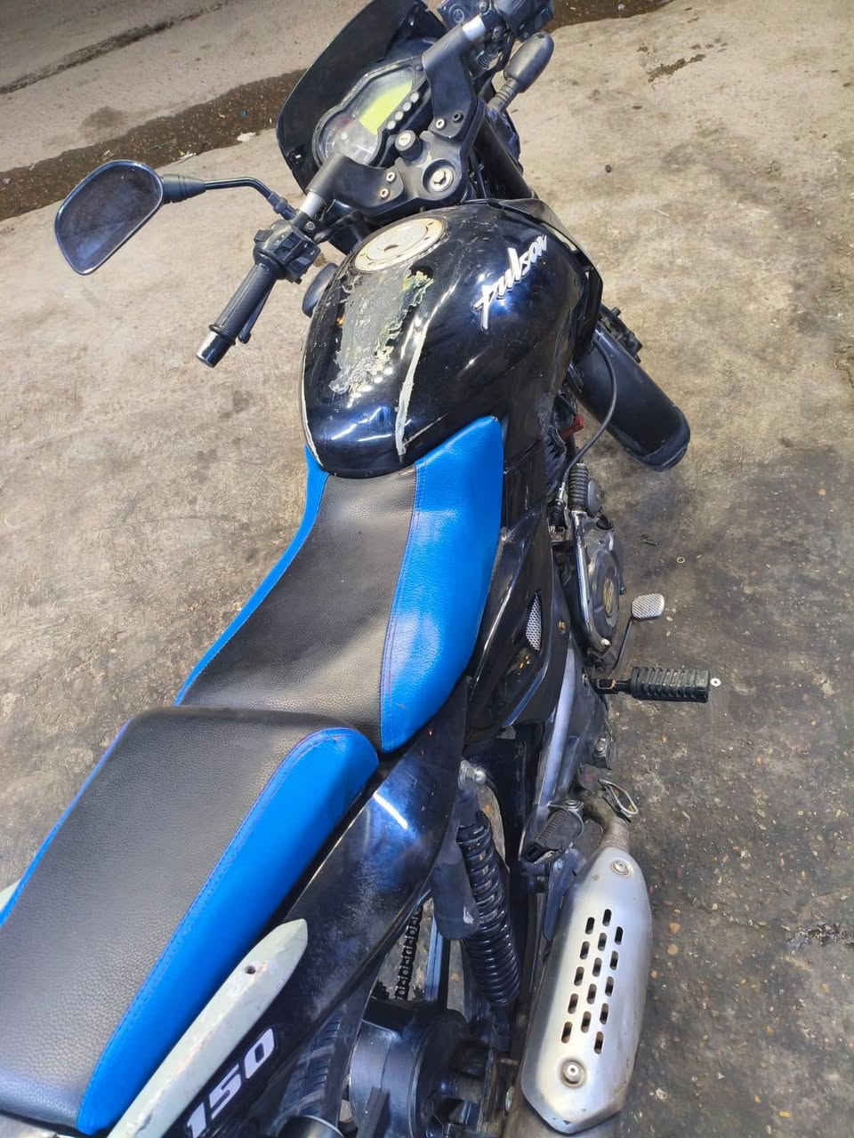 سلام عليكم دراجه بولسر رقم
بغداد ثاني يوم تحويل دراجه بيه خيط تبخير 

وعوزه ترتيبات بصيطه شراي يخابر ***********

ويراسل متواجد علمازنجر موديل 21
سعر واحد و400
