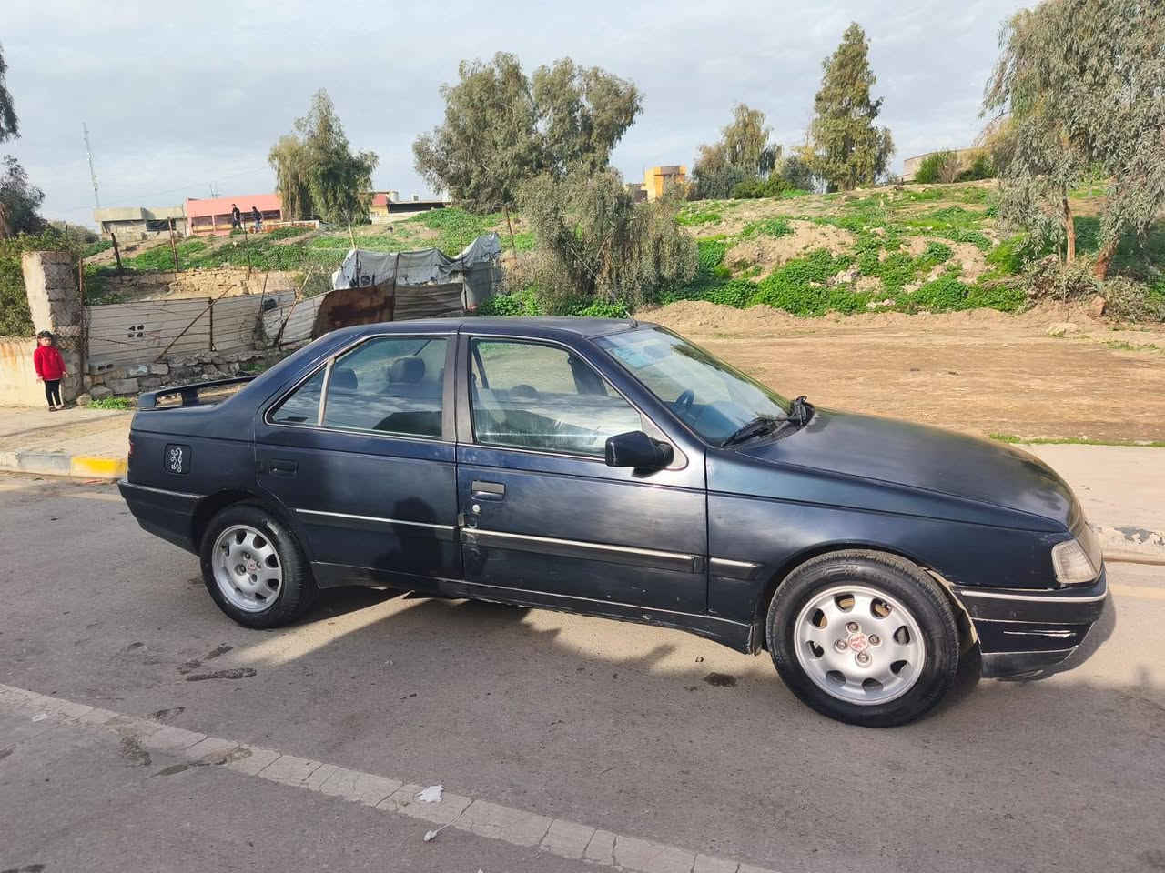 بيجو 405 للبيع 
السلام وعليكم 
بيجو للبيع موديل 1993
السياره باسمي سنويه 2027
كابون بنزين بيها 
تبريد شغال شرط ثلج 
تدفئه شغاله 
تاثيرات اربعه جدد قبل سبوع شادهم 
السياره اوتوماتيك 
كير ومحرك بشرط
شرط التحويل والوكاله 
للاتصال ..***********
