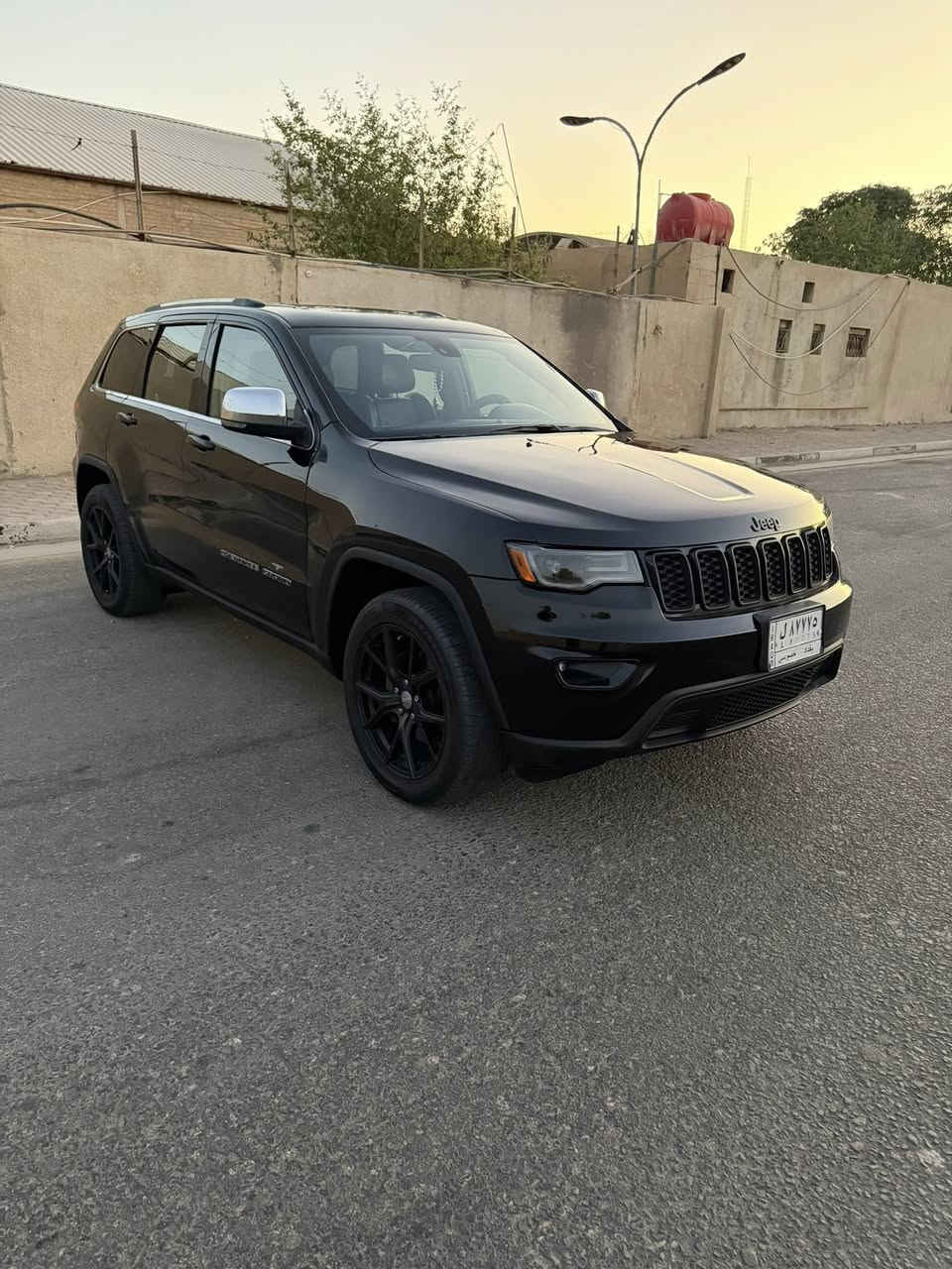 سلام عليكم

جيب  كراند شيروكي بلاك توب جديدة جداً 

مديل 18

ماشيه 90 الف 

1. حجم المكينه 6 سلندر مكفول

2. فتحه سقف رادارات خلفي 

3. كشنات جلد و شامو 

4. شاشه كبيره 

5. كامره خلفيه اصليه 

6. حساسات بلادي 

7. لايت + لايت زنون 

8. نظام سبورت نظام ايكو نظام مانع انزلاق 

9. بصمه + تشغيل عن بعد 

10. صندوق كهرباء 

11. اطفاء ذاتي عند الوقوف 

12. ⁠1. كشنات تتفئة + ستيرن تتفئه
 
مكفولة كير مكينه حداديه تخم تاير تبريد السياره بالكارتون 
13. مكان السياره كربلاء 

رقم بغداد تحويل مباشر 

بيها قطع صبغ ابيعك حزام بدون دواخل 

مكفوله من الشاصي ولارباك

السعر 148 وبيها مجال بسيط 

***********
***********
