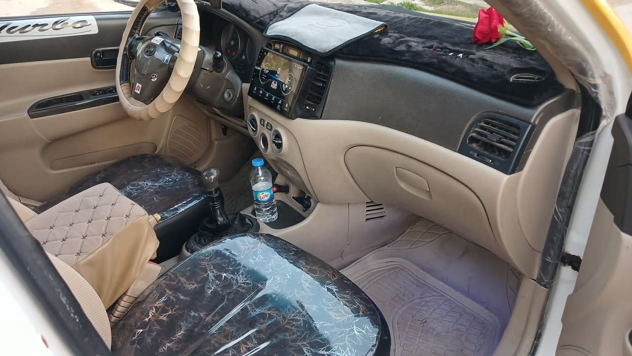 سلام عليكم اكسنت موديل 2007 رقم ميسان رقم جديد مصفره كامل شرط التحويل من الموصل تبريد شغال سياره كامله مابيه اي نقص كير عادي بس محرك 14 مال كصه السياره بيه منضومه غاز جديده  السياره اول صبغه ما بيه معجون بس كدم عينك التصليحات  مكان السياره حي الوحده  سعره قفل 73 الرجال ما يبع اقل رقم صاحبه ***********.        ***********
