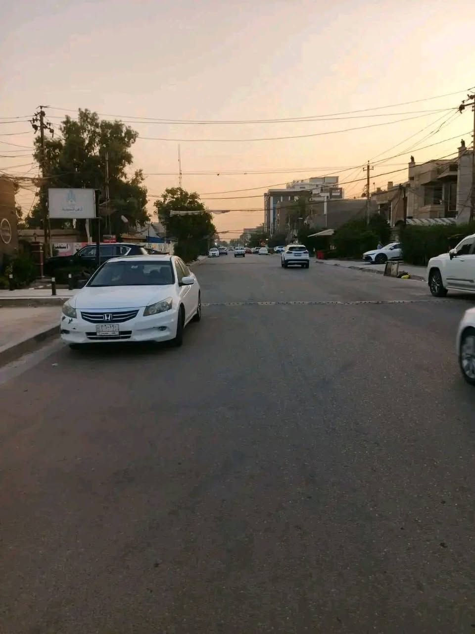 قطعه ارض للبيع المساحة 1000 متر الواجهة 25 النزال 40  الموقع السيدية شارع الأمن تباع نصفين أو كامله 
سعر المتر 5 مليون و500 وبي مجال
الاستفسار الاتصال على حليم   ***********
