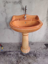 مغسلة كاملة • خلاط • قابل التفاوض