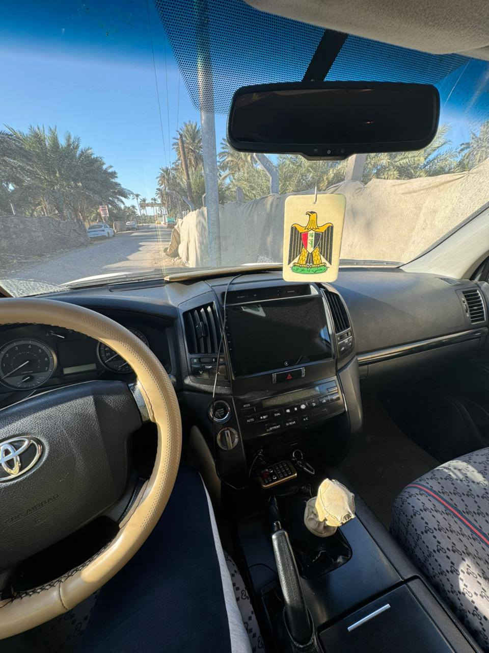 للبيع لاندكروز موديل 2010 كير عادي سلك وغراض السلك موجودة كاملة مكان السيارة نجف وبسمي هاتف *********** صبغ الشريط السعر 230 وبيهة مجال
