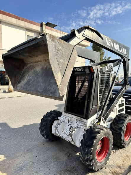 بوب كات ( نيو هولند)
1995
نضيف جدا
بمب جديد غير مستعمل
محرك 4 بستم كابوتا بشرط
كامل بدون اي نقص
مكاتبه بدون منفيست
المكان اربيل
السعر 60 ورقه
***********
