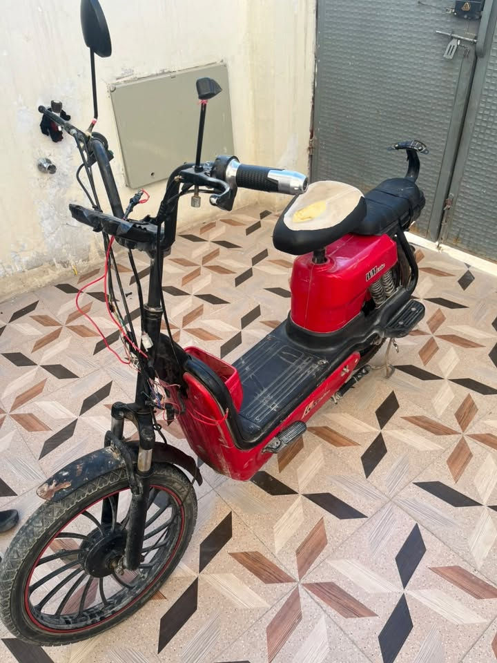 السلام عليكم
بايسكل شحن wm E_bike موديل 25 حجم 20 للبيع 
نقص فقط كهربائيات ووجهه 
5 بطاريات 
دراجه نضيفه 
السعر 100 الف وبيها مجال بسيط
***********
