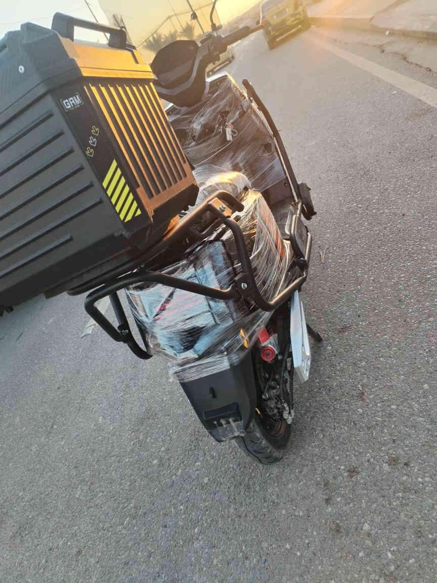 السلام عليكم ماكو شحن  النوعية USKEEZE الوحش مدرع الملف 3800 السرعة 98اربع سرعات نضام بك يرجع لي ورا ونضام تثبيت سرعا دبل اشارة مستخدم ثلاثت أشهر السعر 850وبي مجال شي قليل رقم الهاتف *********** مكان موصل ايمن
