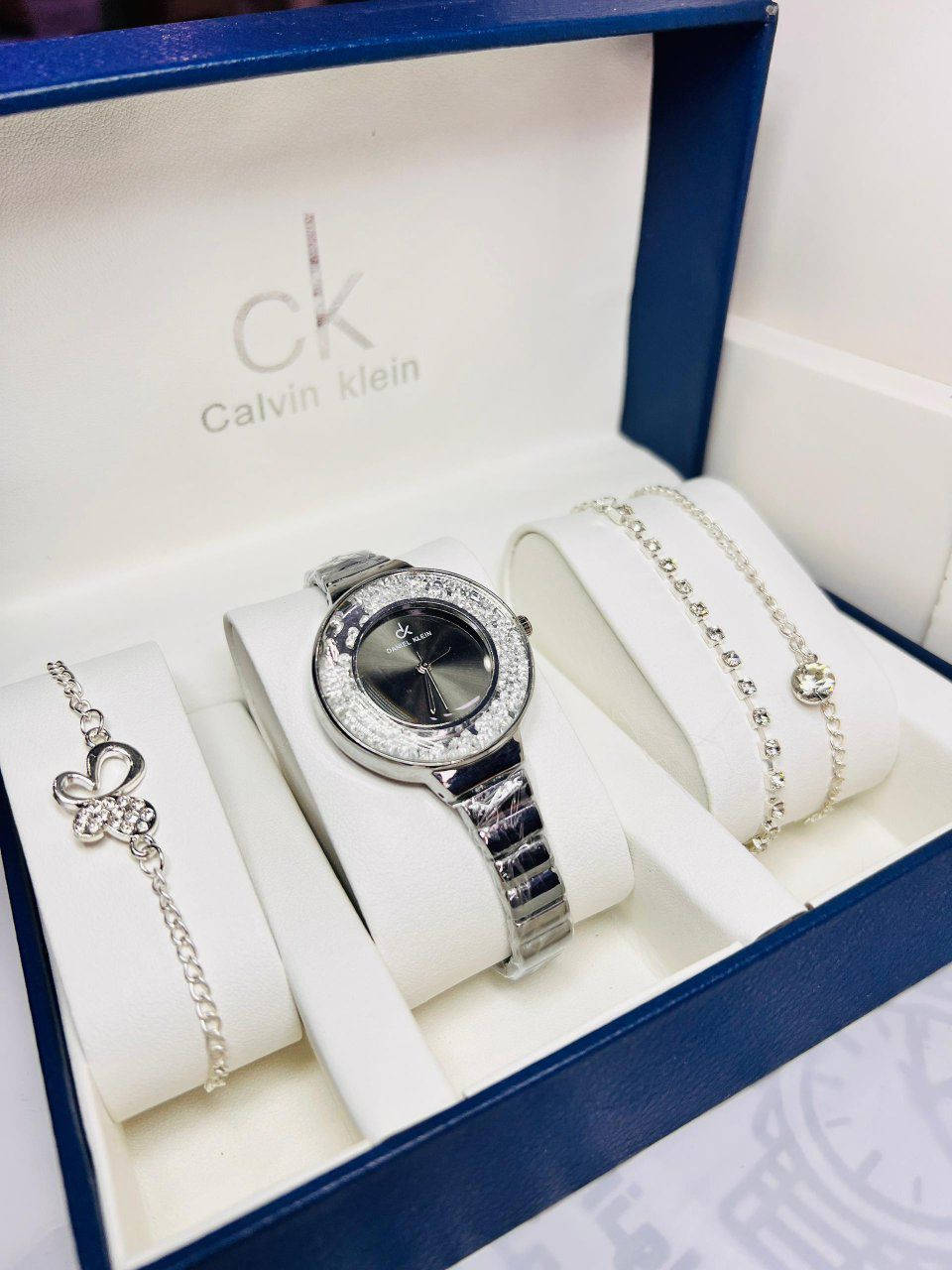 طقم ckرهيب ينفع هديه للغالين علي القلب 
للطلب والاستفسار راسلنا على الواتساب 0913329962


**إذا كنت صاحب هذا الإعلان وتريد حذفه لأي سبب، رجاءا أرسل رسالة إلى الدعم الفني**