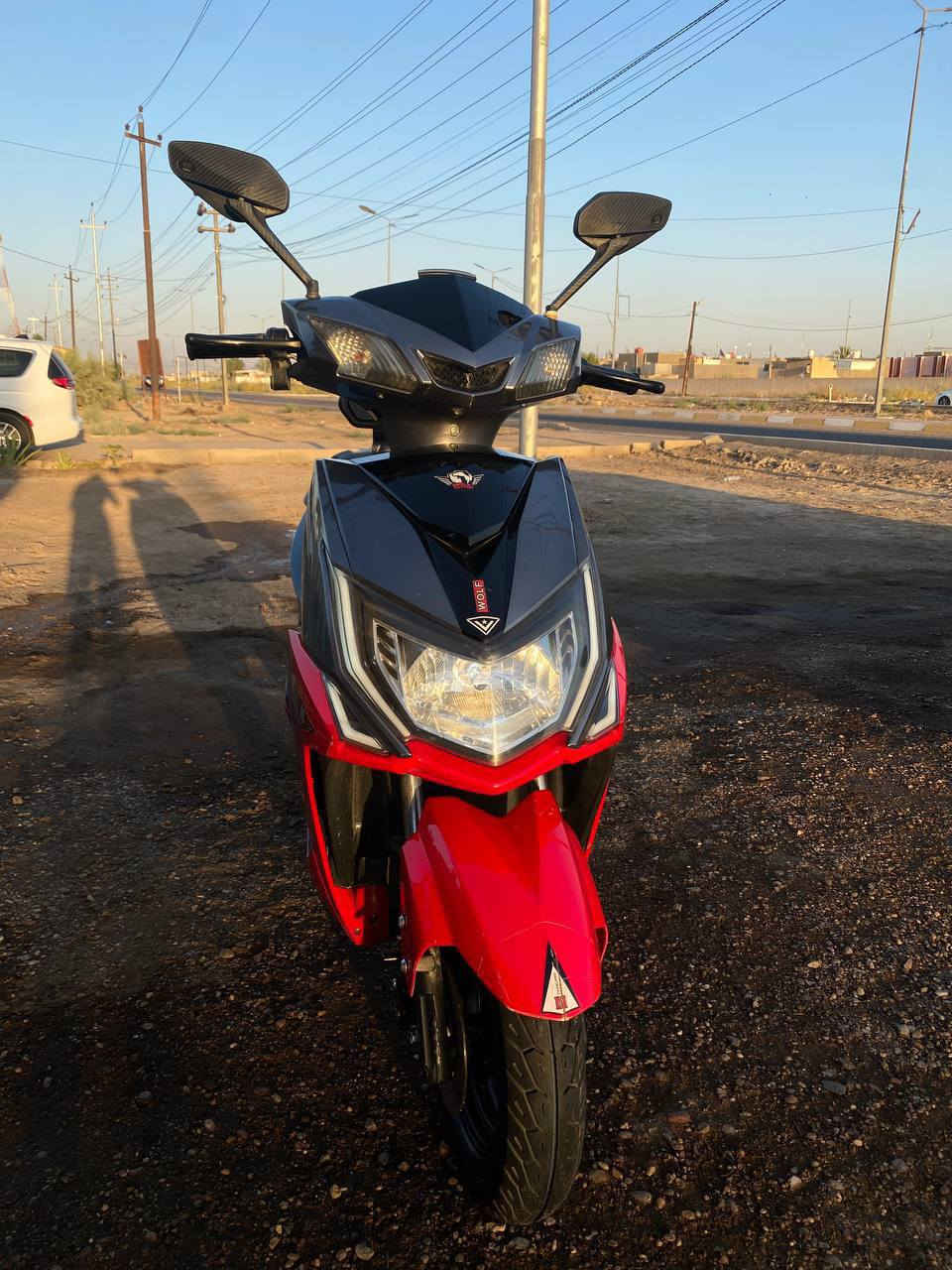 السلام عليكم دراجه سكنس كهربائية للبيع موديل24 دراجه نضيفه جدا زوج تايرات جديد 7بطاريات تمشيك 50كيلو سرعه 70بطاريات صار سنه من شادهن وخير من الله دراجه كل حلوه مكاني بابل سعر550رقمي***********
