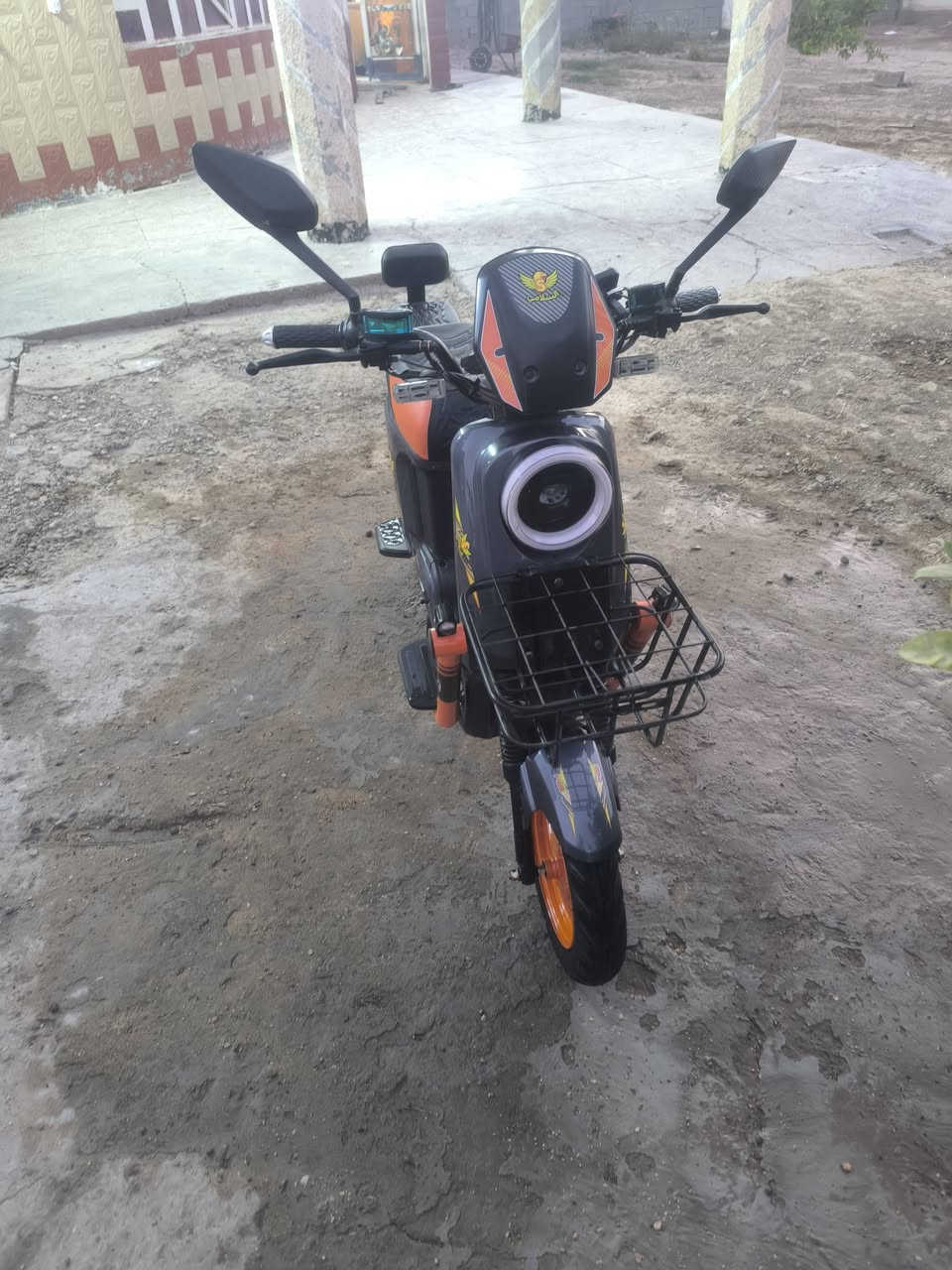 دراجه شحن R9 البيع جديده صار شهر من اشتريته 
*********** اتصل واتساب
