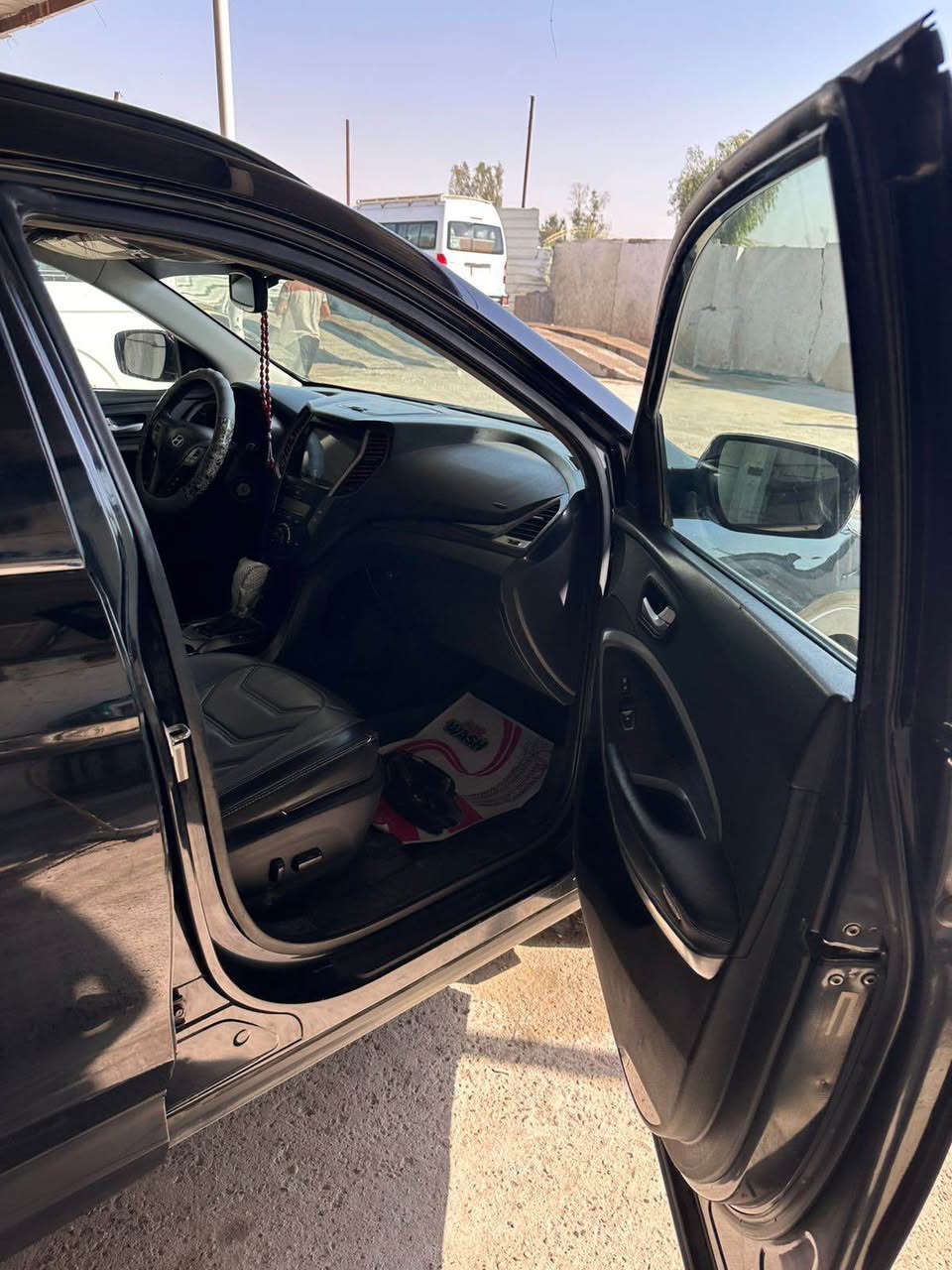 السلام عليكم السعر 135ورقة مو شراي لاتخابر
للبيع سنتافيا 2014امريكي حادثها خشم الجاملغ نفسه صابغي ليبل واحد السياره فول مواصفات داخل جلد تحكمات تخزين كشن كهرباء بانوراما  تخم تاير جديد هسه شاده ومنضومه زنون ومنضومه تبريد جديده كمبريسر  وراديتر كله الجديد والقديمات موجودات محرك 2400جي دي اي 4سلندر جاهزه كير محرك خير من الله سياره مال جني رقم انكليزي بغداد هزه جديده بسمي شرط التحويل مكان السياره بغداد بغداد الجديده الاستفسار *********** بغداد, العراق
