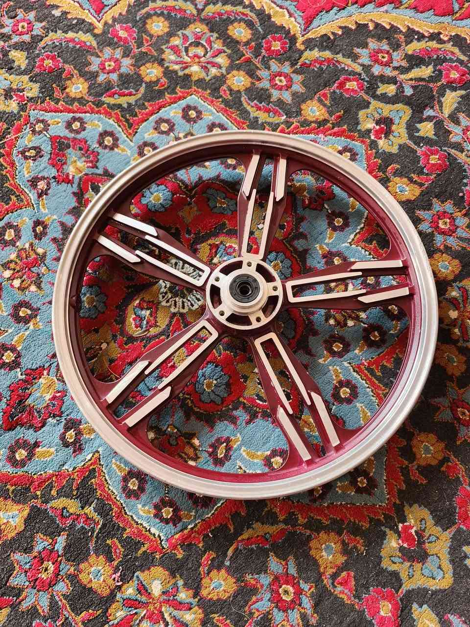 السلام عليكم ويل امامي سوينك سيفان موديل 2023 بعده جديد والله  مكاني بيجي السعر 30 رقم ***********
