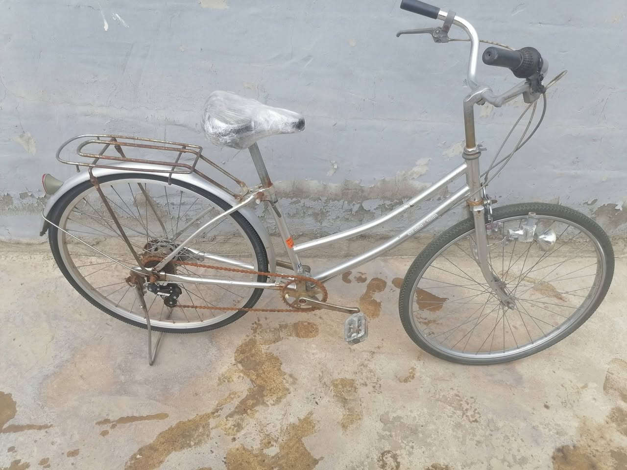 السلام عليكم بايسكل للبيع حجم ٢٦ ابو الكير كلو شغال سعره ٥٥ او بي مجال مكاني حي السماح قرب محطت المشاعل ***********
