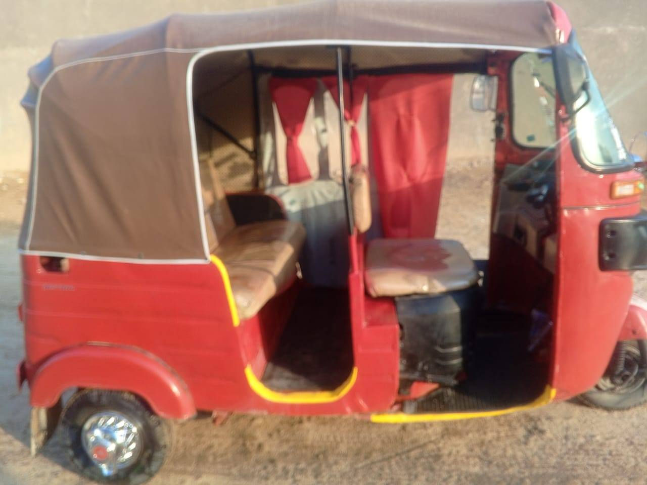 سلام عليكم تكتك للبيع موديل 18شهر 12 أوراق مكينه 20 موضحلك كلشي بلفيديو السعر 3750مكان بغداد منطقت نهروان رقمي ***********
