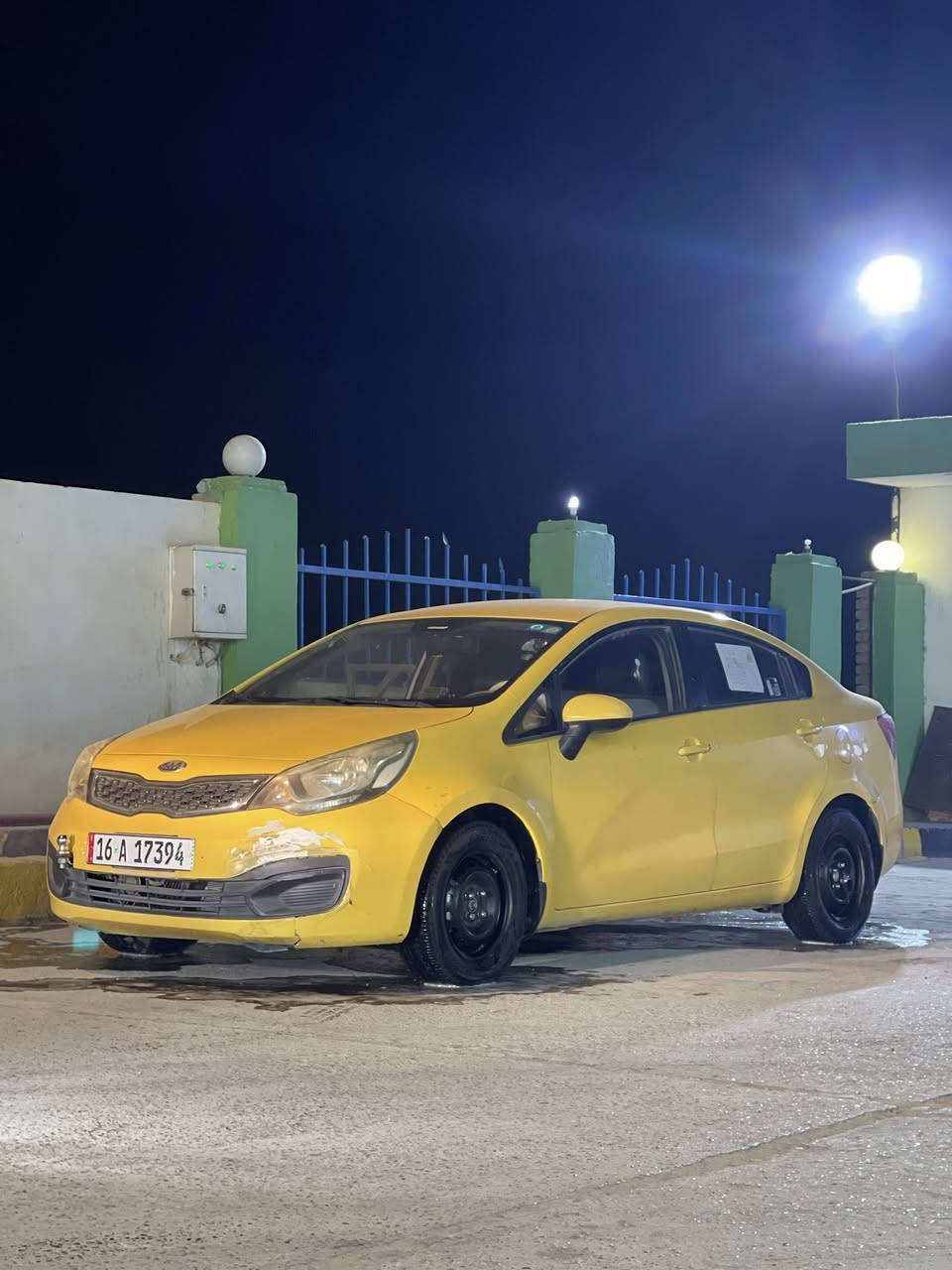 سلام عليكم من رخصه الأمن
كيا ريو 2012 خليجي كفاله السياره بس بيه بين بابين معجون فقط حلوه نضيفه تبريد فوال حداديه 90 بل ميه مكاني ديوانيه مركز 
السعر تصل وتدلل 
***********
