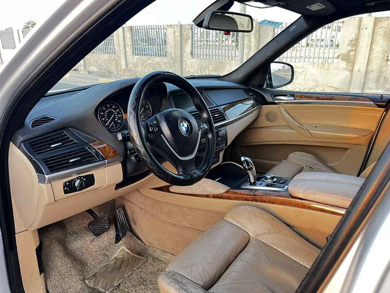 بيع مستعجل بسبب الضروف X5 2009 للبيع $100 قفلها من الاخير ***********
