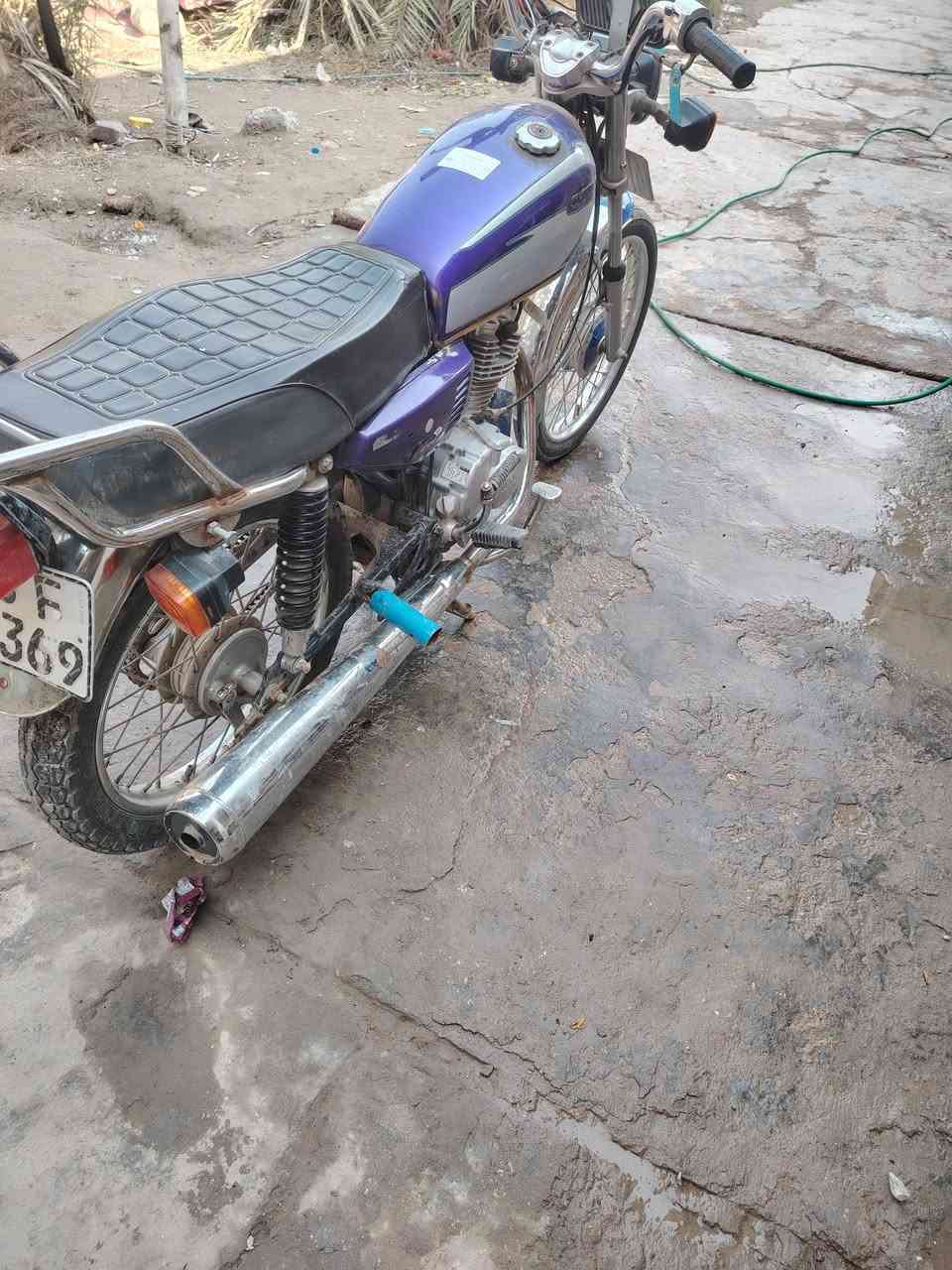 سلام عليكم دراجه للبيع رقم مكان الديوانية رقم ***********
