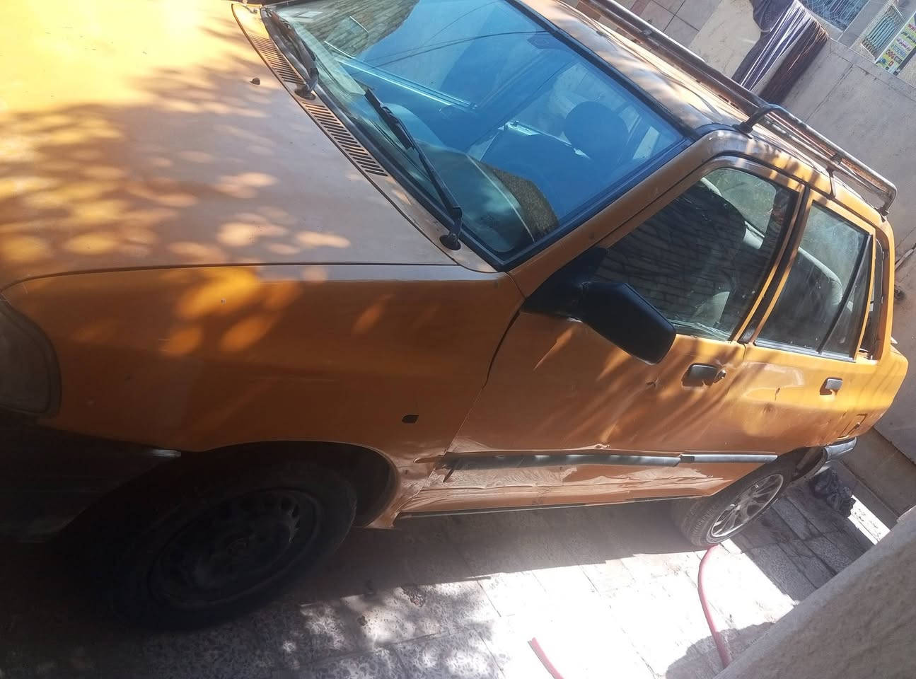 السلام عليكم
سايبا موديل 2011 ما اندل راعيها، السنوية موجودة
الشاصي يحتاج لحيم (تسحگ تاير)
المحرك والگير خير من الله 
الشعب شارع الصحة قرب جامع الحق 
السعر 8 ورقات
ترهم اقساد 12 ورقة بالشهر 150 مقدمة 250 الف
شرط بطاقة مصرف الرافدين
 
***********
بيه واتساب
