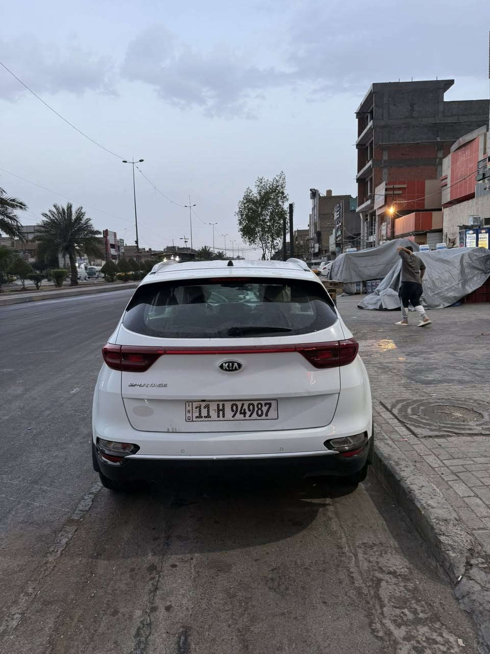 للبيع كيا سبورتج خليجي موديل 19رقم بغداد تحويل ثاني كير مكينه كفاله مكينه 2000دوش ماشيه 72 نص مواصفات صبغ بنيد وجاملغ حالين يحتاجله مكانات صبغ فقط ابيع عل حطته سعره 135بيه مجال قليل لشراي مكاني بغداد اتصال *********** غير متواجد عل فيس مكلف بل نشر
