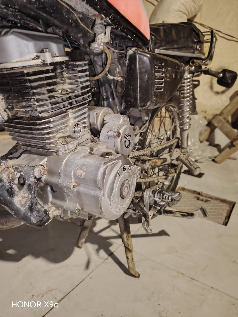 سلام عليكم دراجه خمسه گير  مكينه ياباني صالنصه باكستاني مديل 2021 طالعه بل 22 الدراجه اوراق اصولي اصولي السعر 300 وبيهه مجال ***********
