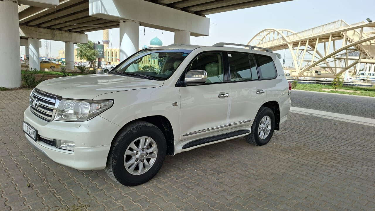 لاندكروز مديل 2011  ستينيه 
ماشيه 166km 
رقم بغداد باسمي 
فقط بنيد تبديل اثر فابلون 
الباقي كفاله 
سونار مرفق 
السعر 305 $
اتصال ***********
